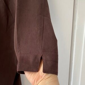 Vintage Women’s Brown Button-Up Shirt 100% Silk